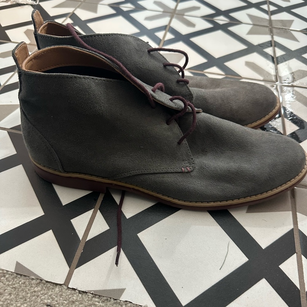 Brand new H&M chukka boots
